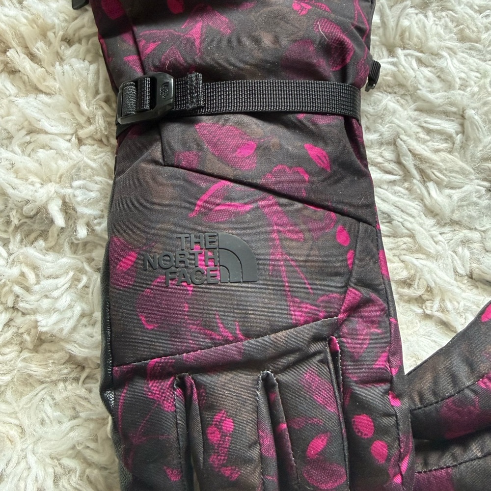 The North Face Women's Black and Pink Floral-Pattern Ski Gloves - Picture 3 of 4